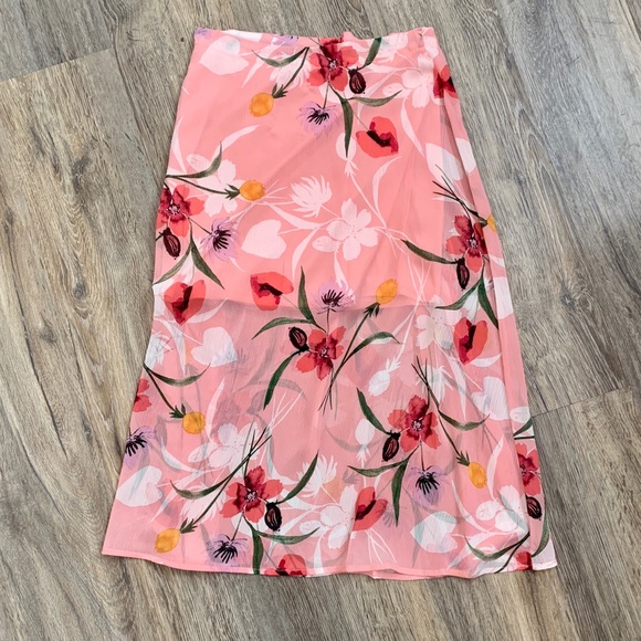 Topshop Pink and White Floral Skirt - Picture 4 of 9